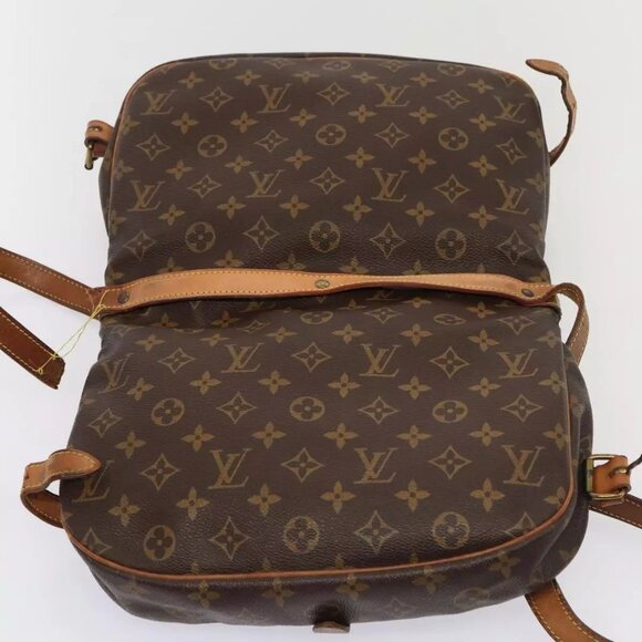 LOUIS VUITTON Monogram Saumur 30 Shoulder Bag - Picture 10 of 16